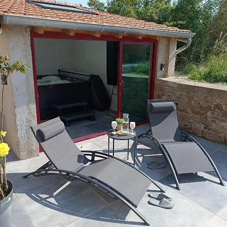Apartment La Bulle Beaujolaise Julienas